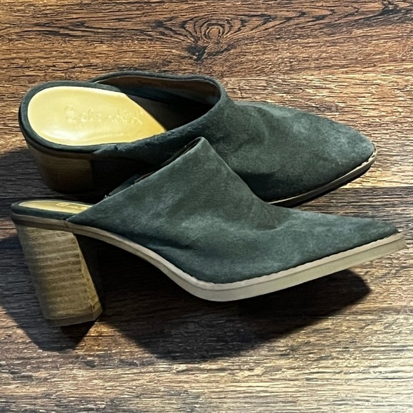 Splendid Green Pointed Toe Block Heel Suede Slide On Leather Mules - Picture 3 of 5